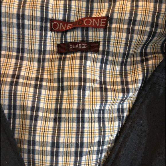 Men’s xl vest with fab detail - Picture 3 of 5